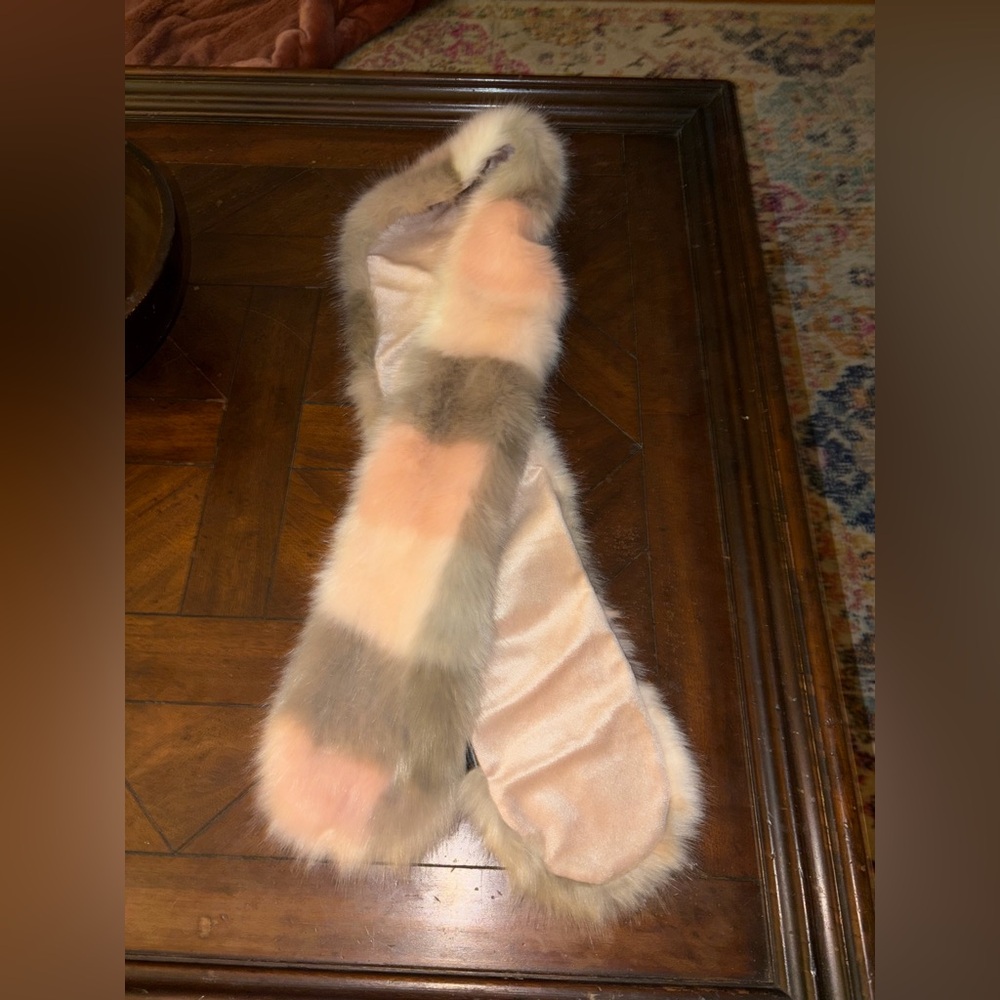 Pia Rossini faux fur scarf NWT new pink gray warm stole soft fuzzy new